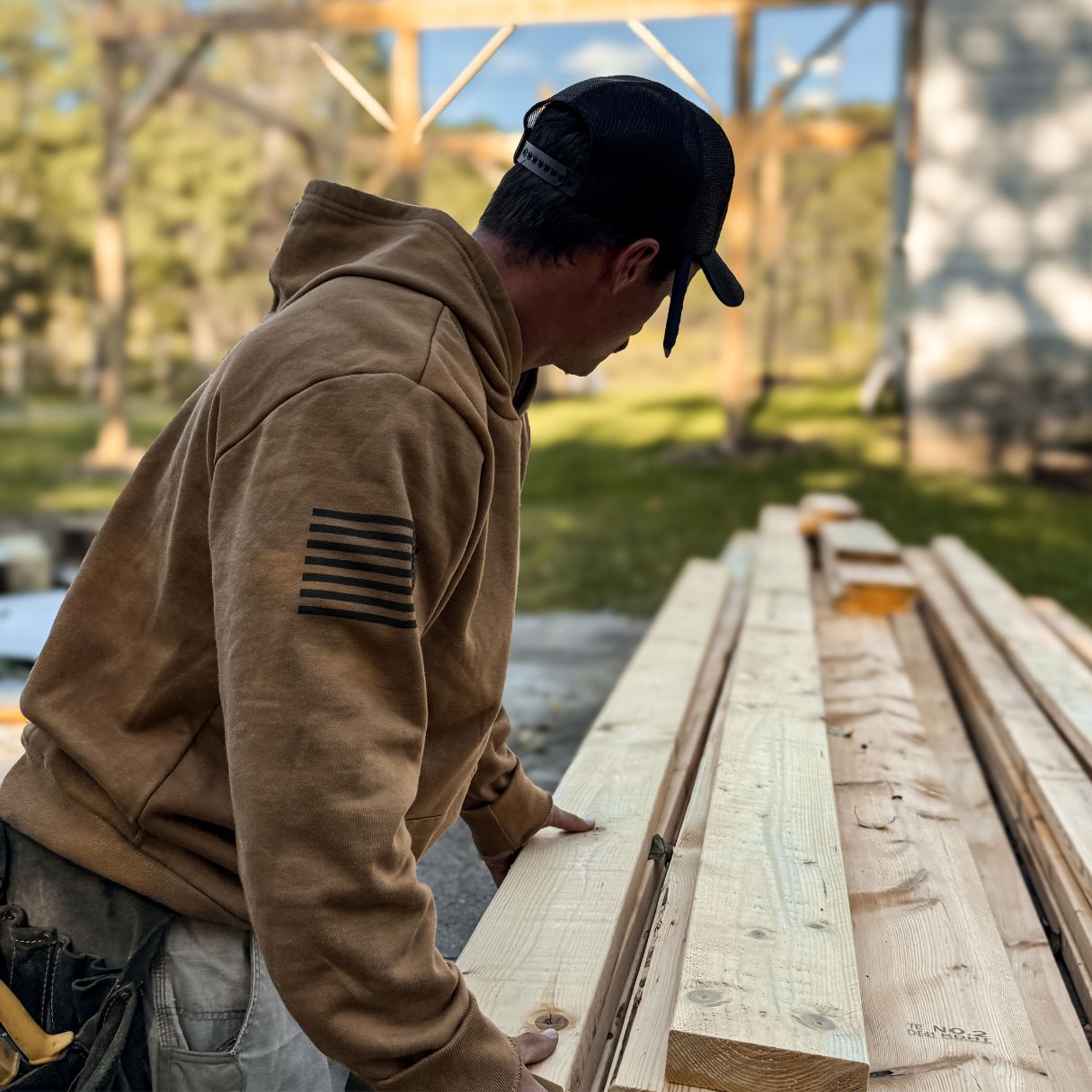 Men's Heavyweight 100% Cotton Work Hoodie at a Construction Site